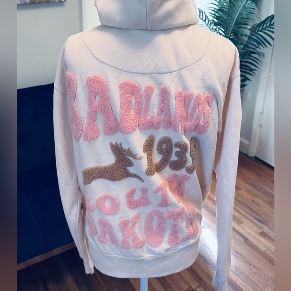 Pink and Brown Graphic Sweatshirt - Picture 4 of 9